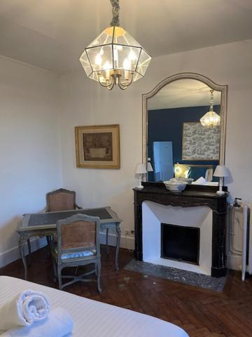 Le Manoir Du Thouron Hotel Saint-Sulpice  ภายนอก รูปภาพ