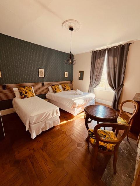Le Manoir Du Thouron Hotel Saint-Sulpice  ภายนอก รูปภาพ