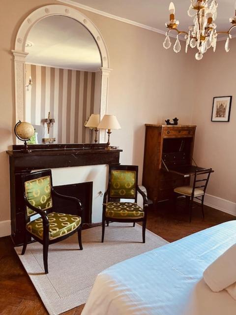 Le Manoir Du Thouron Hotel Saint-Sulpice  ภายนอก รูปภาพ
